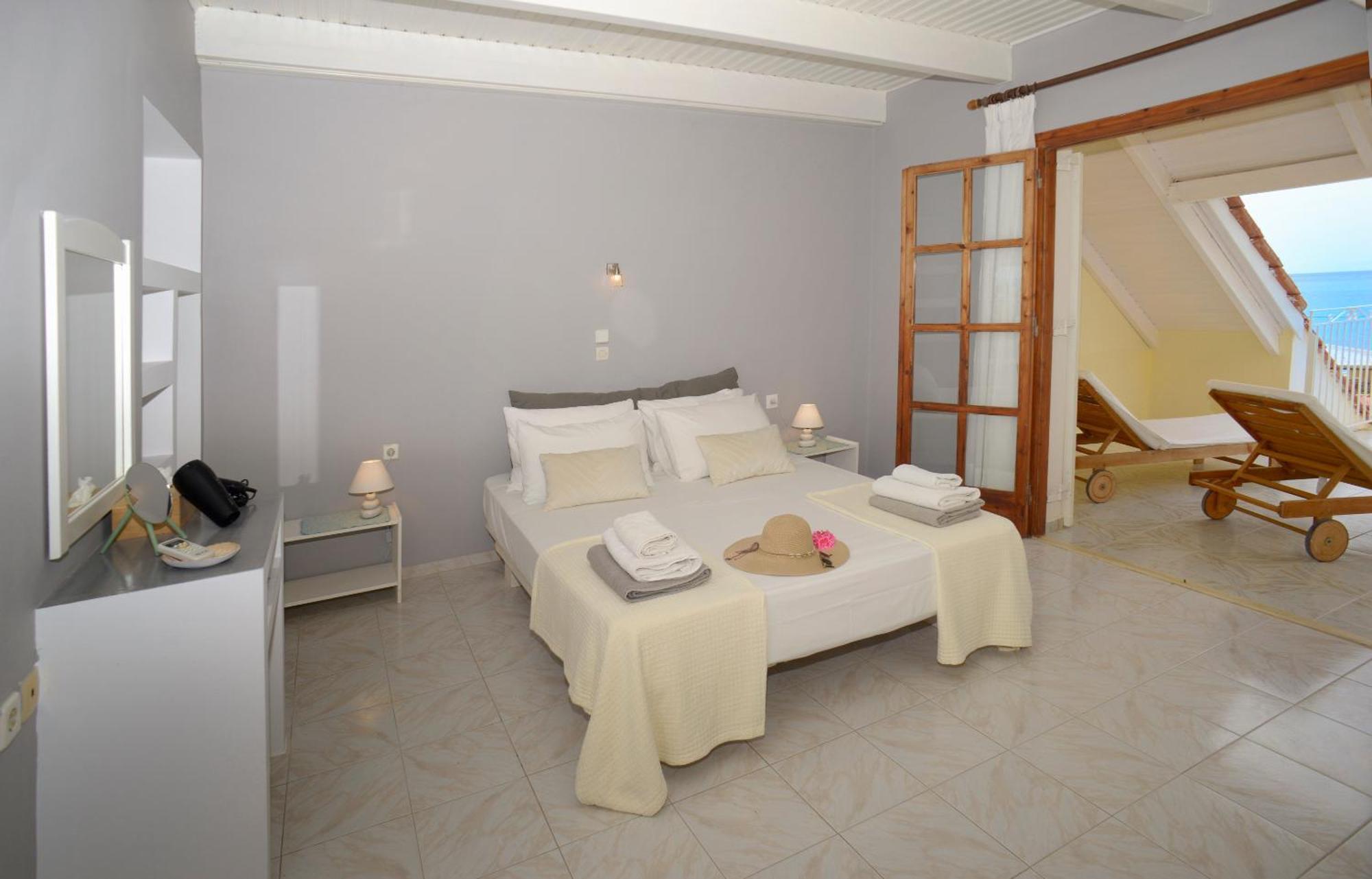 Albouro Seafront Apartments Katelios Exterior photo